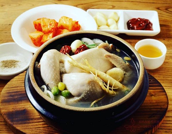 Cách làm gà hầm sȃm Hàn Quốc ngon miệng, bồi bổ sức khoẻ